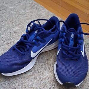 New Nike DownshifterKids Blue and White Running Sneakers